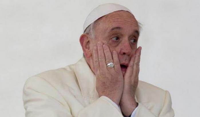 La reazione stizzita di Francesco scatena i fascio-bigotti: "Questo Papa è  l'anticristo"