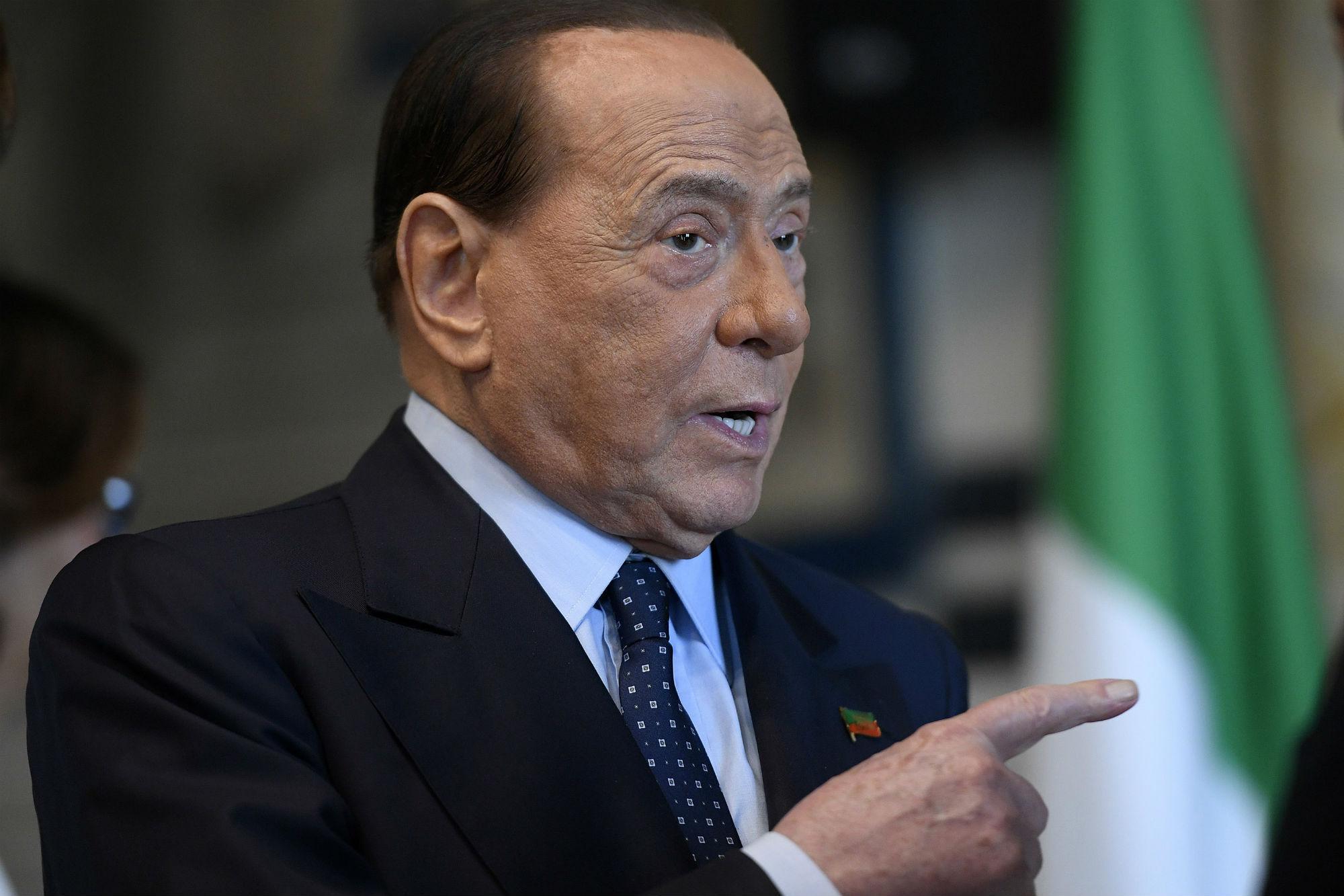 Berlusconi nella bufera: "Le mie frasi su Putin? Mi riferivo al pensiero di altri"