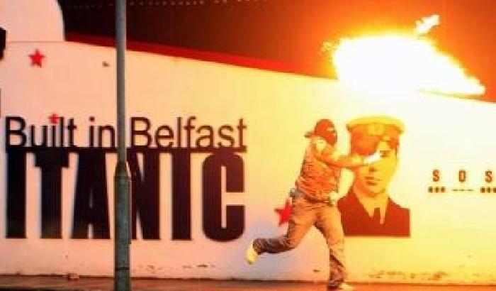 Rivolta a Belfast, immagini e testimonianze