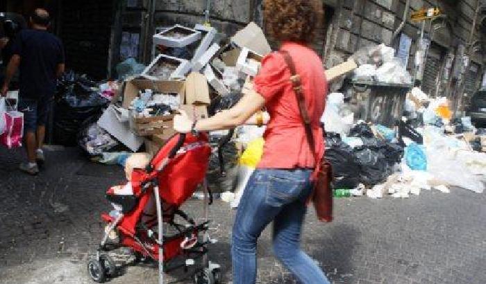 000309-chi-vuole-napoli-eternamente-sommersa-dalla-monnezza Chi vuole Napoli eternamente sommersa dalla monnezza?