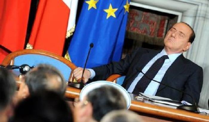 Manovra nel caos. Sulle pensioni Berlusconi dà la colpa a Sacconi