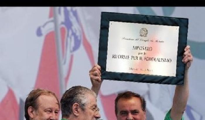 Ministeri al Nord: porte chiuse e foto di Pontida