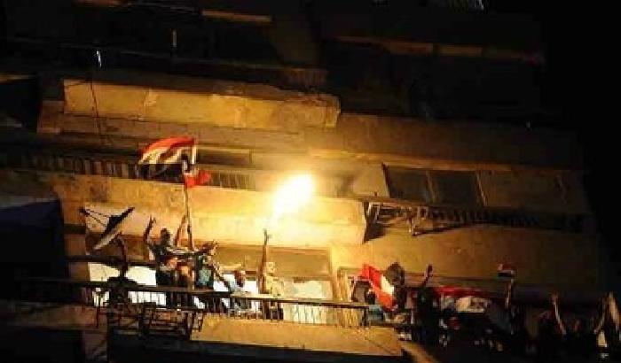 0007CB-NEWS_3869 Egitto: assalto all'ambasciata israeliana