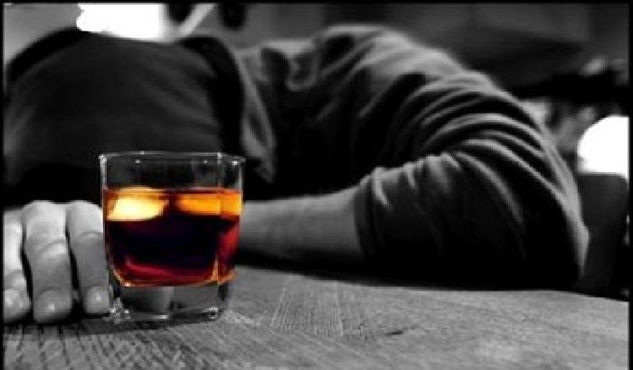 0009D9-NEWS_4942 L'alcol è cancerogeno: donna fa causa a tre produttori