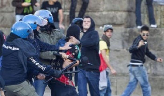 Black bloc: Maroni e Di Pietro vogliono leggi speciali