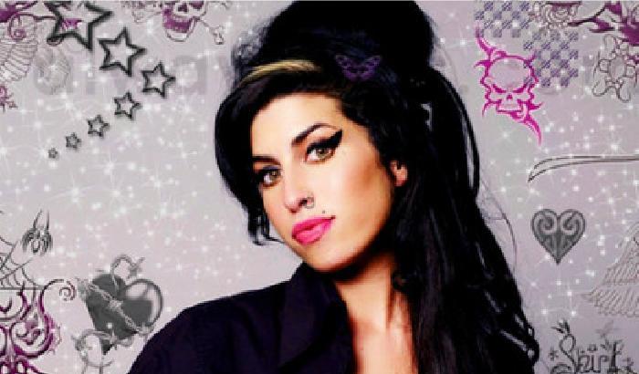 Amy Winehouse, morta per eccesso di alcool e non di droga