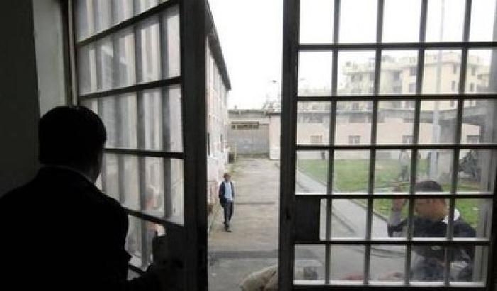 Rivolta nel carcere di Ancona, celle a fuoco