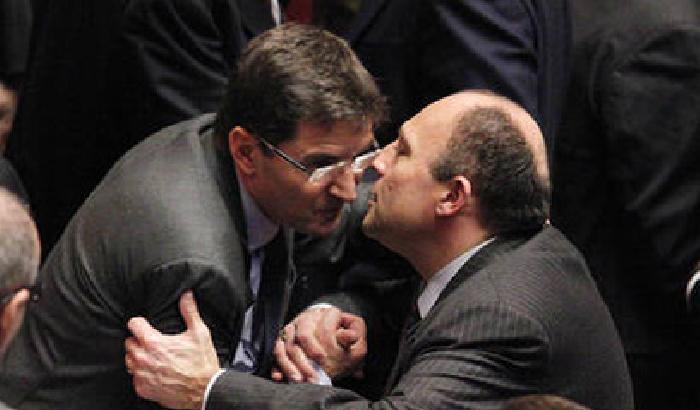 001814-l-abbraccio-con-papa L'abbraccio con Papa.