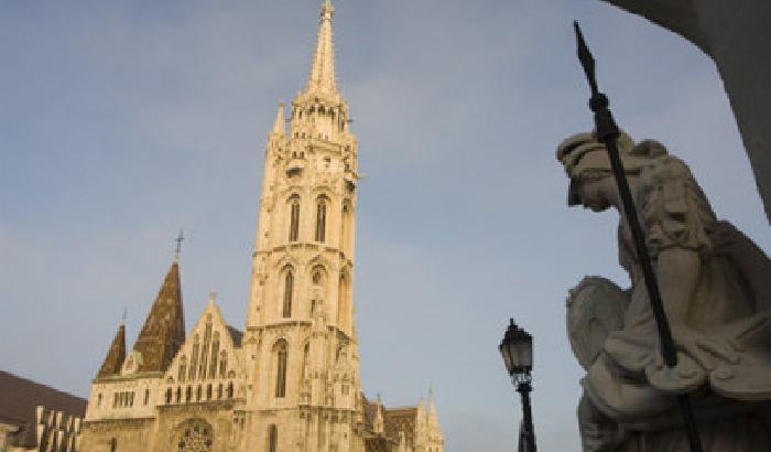 Liberticida? Alla Chiesa piace la nuova costituzione ungherese