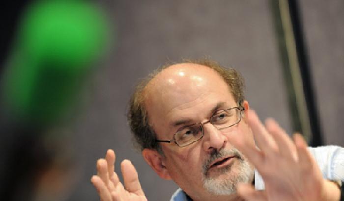 India, gli 007 inventano un attentato a Rushdie