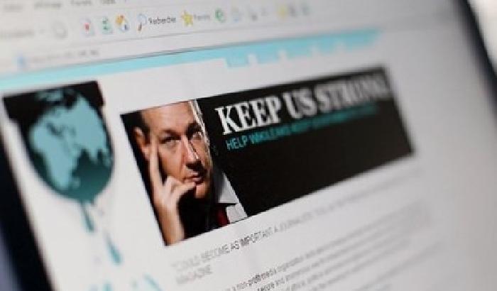 Torna WikiLeaks e volano gli stracci: segreti