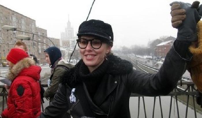 Anti Putin in gonnella superstar Xenia Sobciak