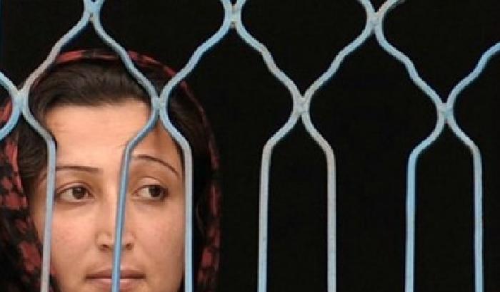 Donne afghane dal Burka ora due volte vittime