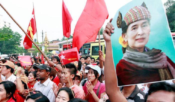 In Birmania sapore di democrazia