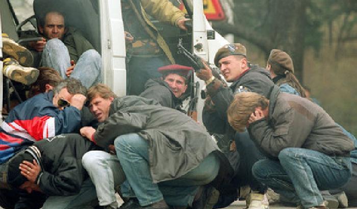 00256A-NEWS_19193 Immagini della Follia Bosnia