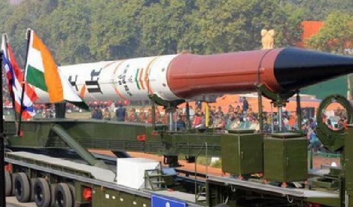 L'India prova armi nucleari