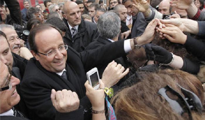 Hollande ancora in vantaggio su Sarkozy