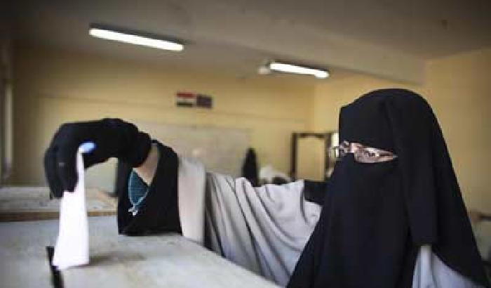 000DBA-NEWS_6934 Egitto: vincono i Fratelli musulmani, ballottaggio Mursi-Shafiq