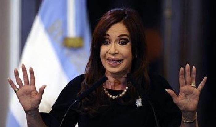 Argentina, promulgato l'esproprio della Ypf
