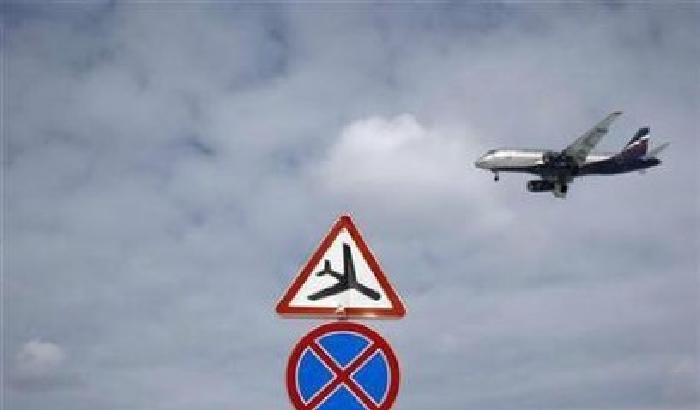 Indonesia, due italiani su un aereo russo scomparso