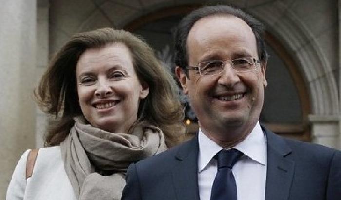 003DB9-NEWS_31009 Offende la premiere dame su Twitter. Licenziato in tronco