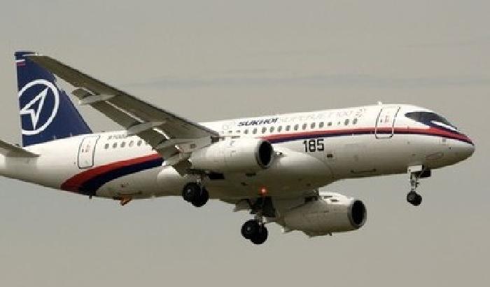 Indonesia, trovati resti del jet caduto. 47 i morti