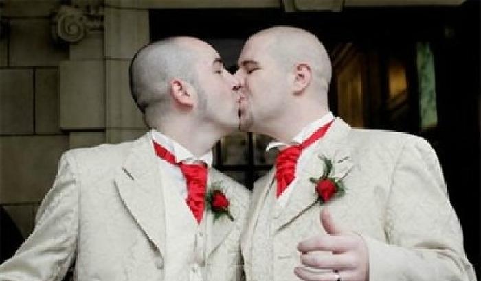 Usa: stessi diritti per coppie gay ed etero