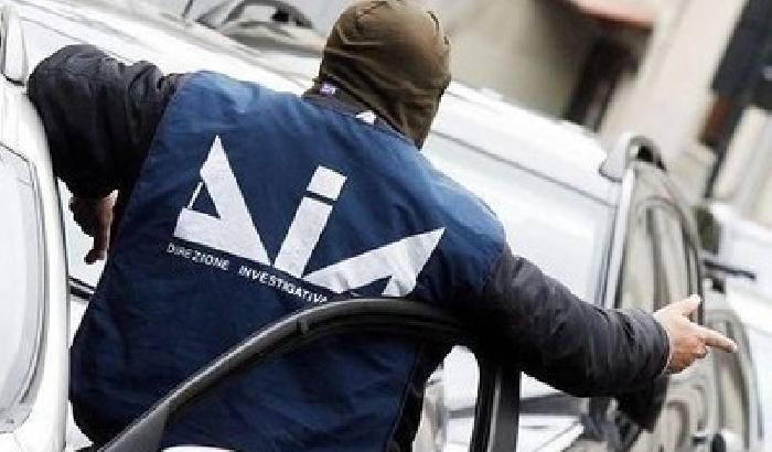 005E41-NEWS_46989 Camorra: arrestati dieci membri del clan Setola