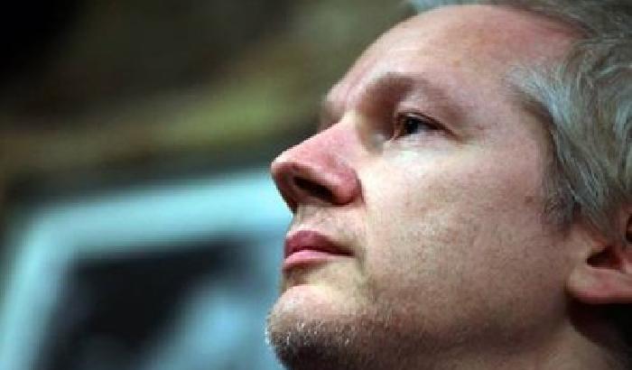 Assange attacca l'Australia: mi ha scaricato