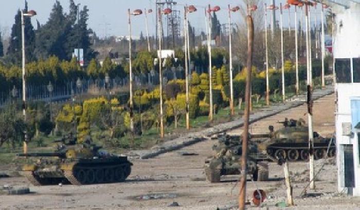 00691D-NEWS_49200 Siria: 170 carri armati verso il confine turco