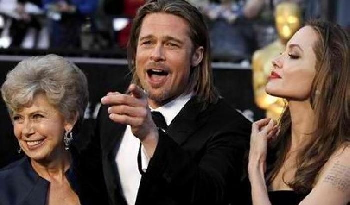 006C60-NEWS_51183 Nozze gay, la mamma di Pitt contro Obama