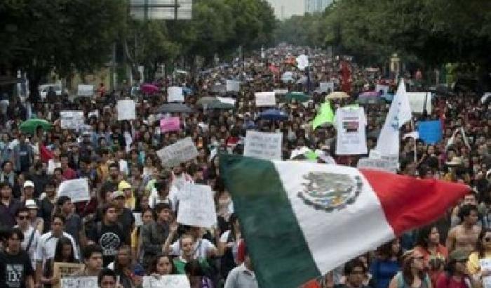 Messico, migliaia in piazza contro il nuovo presidente