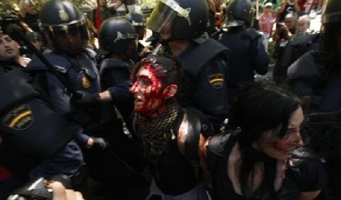 Alta tensione in Spagna, scontri tra minatori e polizia