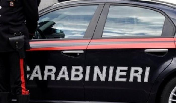 Minaccia una strage, poi si consegna ai carabinieri