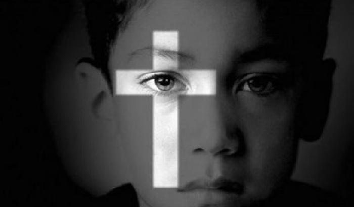 0075A1-NEWS_54454 Il prete pedofilo arrestato ora piange