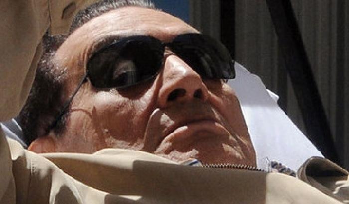 Mubarak sta meglio. Torna in carcere