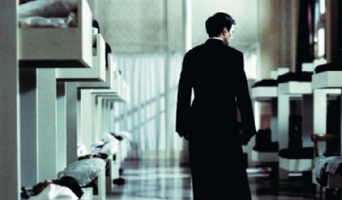 00790D-NEWS_56211 Prete violentava adolescenti: arrestato