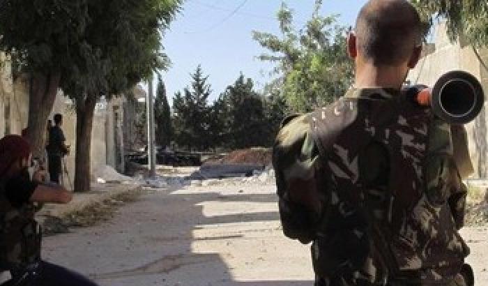 Siria, scontri al confine giordano. Bombe su Aleppo