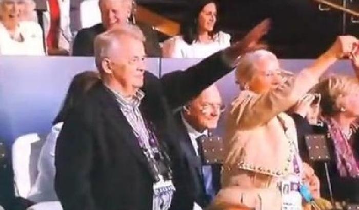 Saluto nazista, bufera sul delegato tedesco