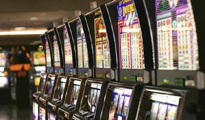 Riccardi: il Parlamento intervenga contro il gioco d'azzardo