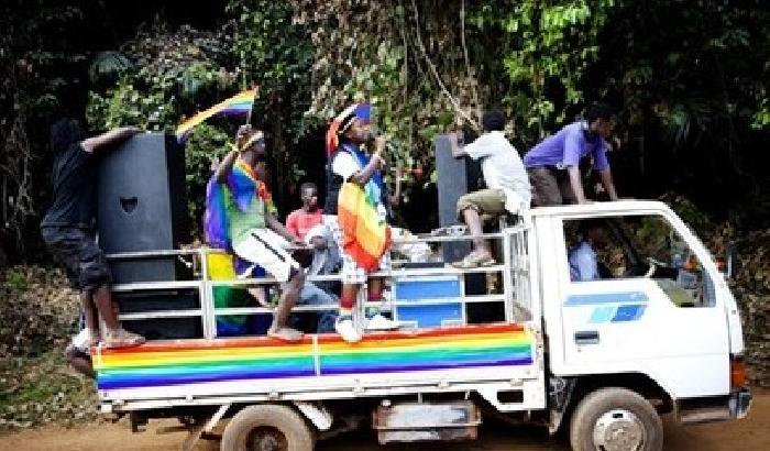 Uganda, polizia contro il gay pride