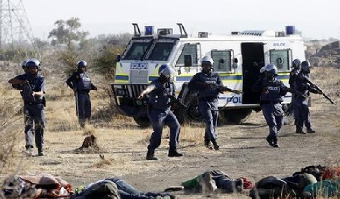 Sudafrica, la polizia ammazza più di 30 minatori