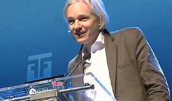 Assange, gli svedesi si offendono con l'Ecuador