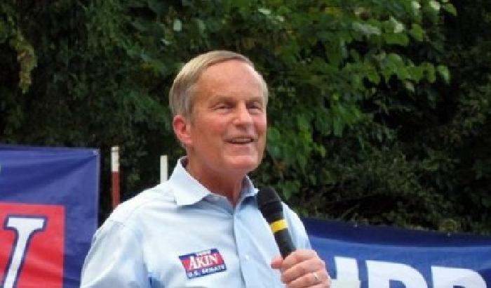 007DBC-NEWS_59001 Stupro legittimo? Mi sono spiegato male. Akin chiede scusa