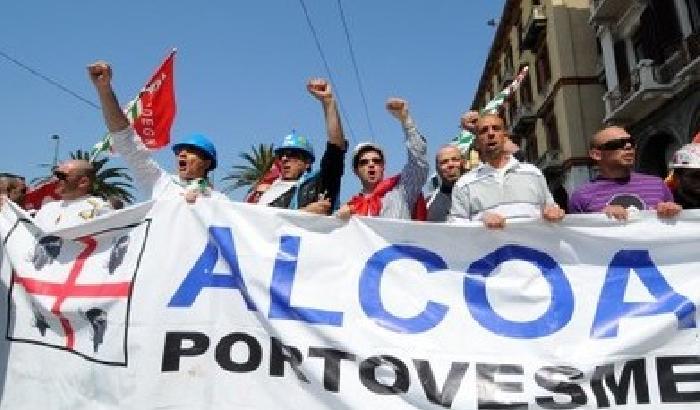 Alcoa, gli operai bloccano l'aeroporto di Cagliari