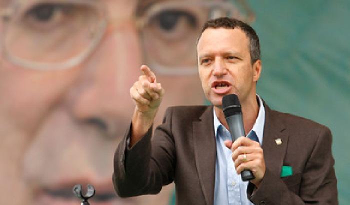 003CFF-NEWS_30633 Il falso Tosi su twitter inganna Formigoni