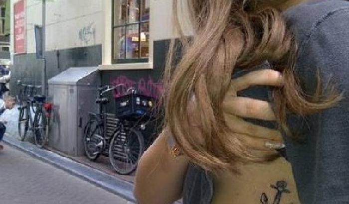 Lady Gaga sirenetta mostra il nuovo tatuaggio