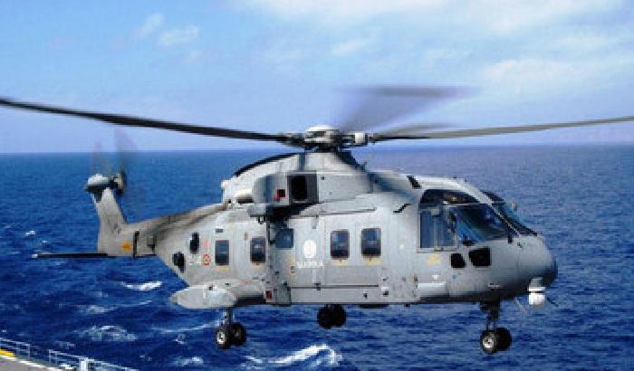 Somalia, pirati attaccano un elicottero della Marina