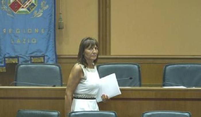 0083B8-NEWS_62351 La Polverini si dimette: un Consiglio indegno