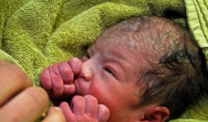 Afghanistan, nel pacco sospetto c’è una neonata